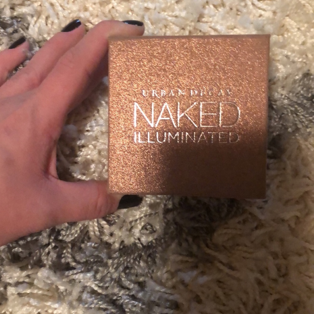 Urban Decay Naked illuminated!